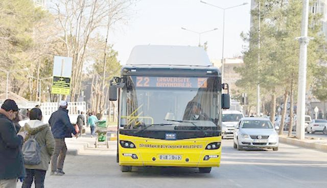 Diyarbakır'da sağlık personellerine toplu taşıma araçları ücretsiz