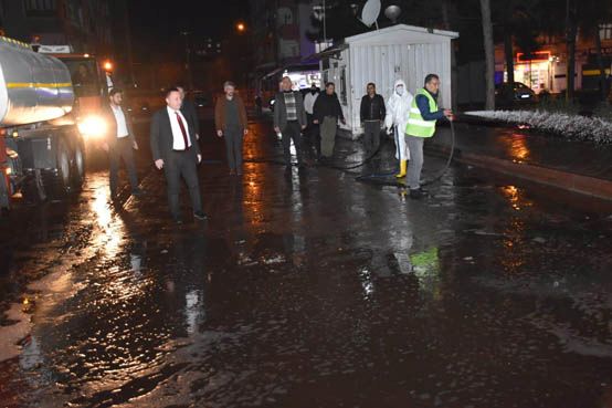 Başkan Beyoğlu dezenfekte çalışmalarını yerinde inceledi 
