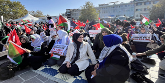 İstanbul'da kadınlardan Filistin'e destek için oturma eylemi