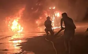 Muğla'da çıkan yangında 3 otomobil zarar gördü