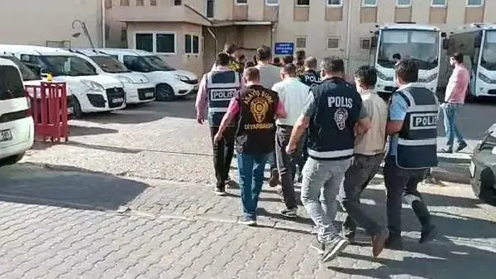 (Video) Diyarbakır'da 'Sondaj' operasyonu!