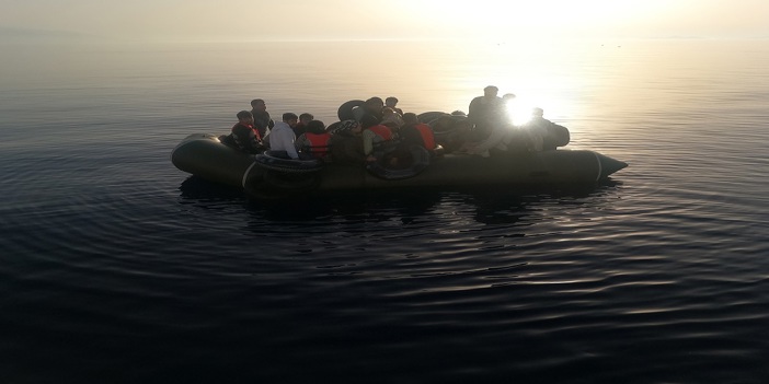 Çanakkale açıklarında 121 düzensiz göçmen yakalandı