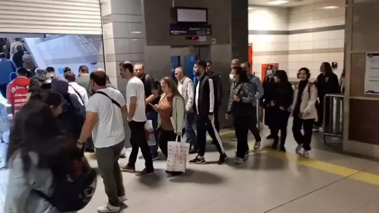 Üsküdar-Çekmeköy metrosunda teknik arıza! Seferler iptal 