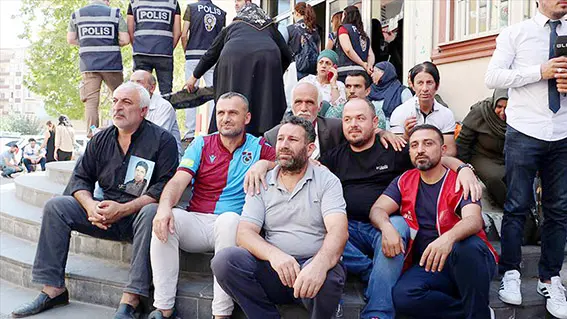 HDP önünde oturan babanın oğlu Zap’ta öldürüldü