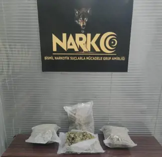 Diyarbakır'da otomobilde 4 kilogram uyuşturucu ele geçirildi