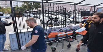 Şüpheli sedyeyle adliyeye getirildi