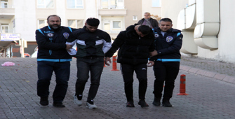 Kayseri'de 2 kardeşin silahla öldürülmesine ilişkin zanlılar adliyede