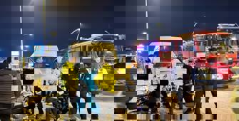 Edirne'deki trafik kazasında panelvanın altında sıkışan motosiklet sürücüsü yaralandı