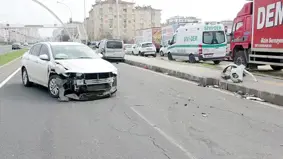 Diyarbakır’da araçlar çarpıştı, sürücüler burunları bile kanamadı