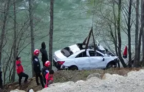 Araç bulundu gençler kayıp