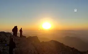 Güneşin doğuşu bir başka görünür