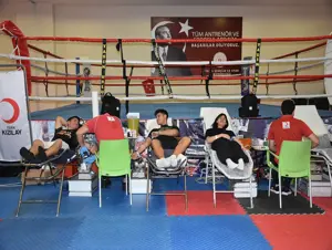 Muaythai sporcularından Antalya'da kan bağışı