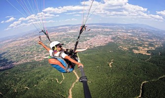 Simav’da Eynal Yamaç Paraşütü ve Havacılık Festivali