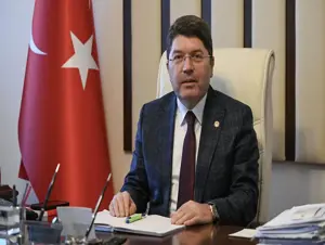 Adalet Bakanı Tunç, KKTC İçişleri Bakanı Öztürkler ile görüştü