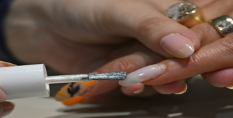 Kalıcı oje uygulamasında kapılan enfeksiyon kemiğe inebilir