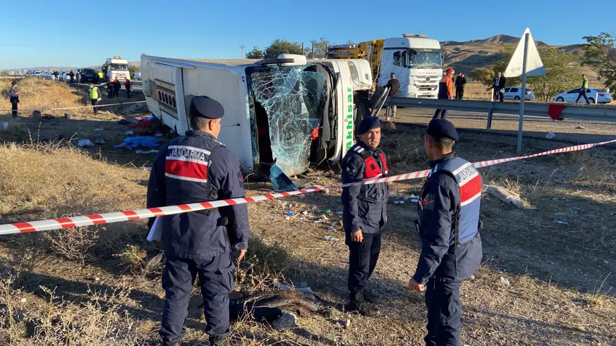 Ankara-Aksaray karayolunda feci otobüs kazası: 6 ölü, 29 yaralı | diyarbakirsoz.com