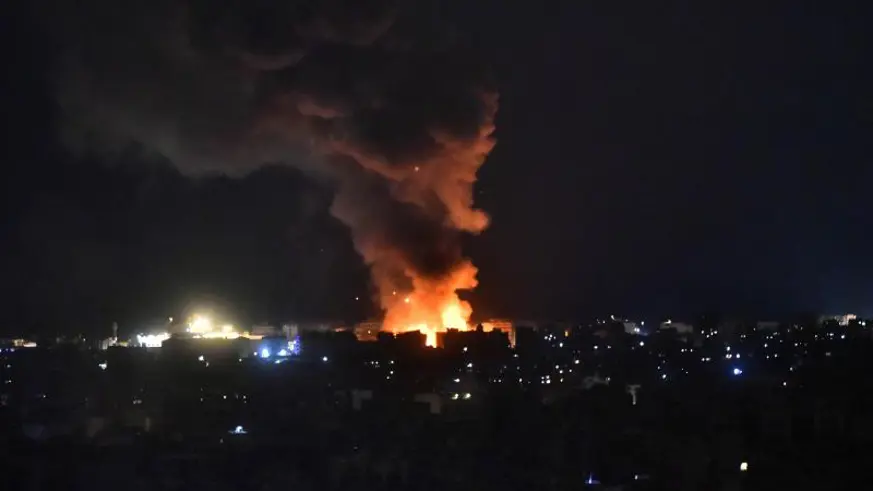 Katil İsrail Beyrut'un güneyindeki Dahiye'ye gece saatlerinde 30 hava saldırısı düzenledi