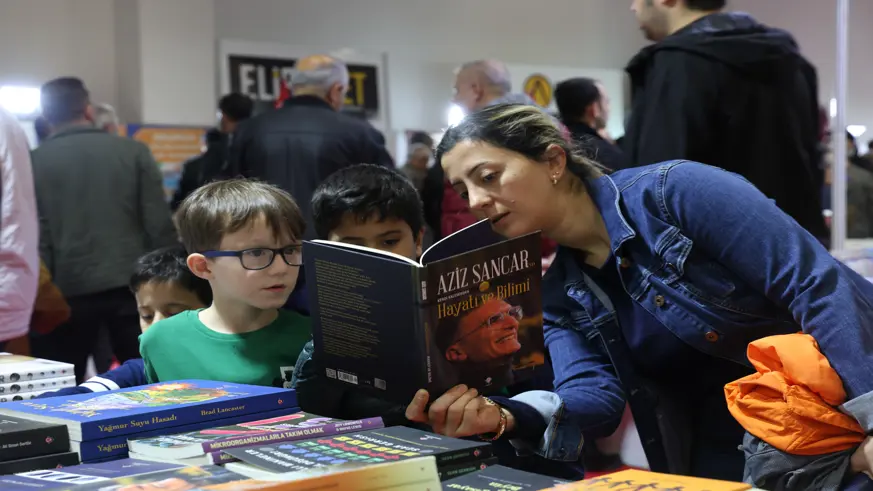 Elazığ'da 5. Kitap Fuarı kapılarını ziyaretçilere açtı