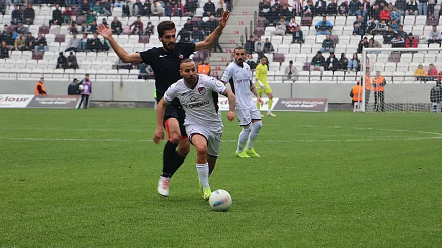 Diyarbekirspor komşudan puanla döndü; Elazığspor: 0-Diyarbekirspor: 0