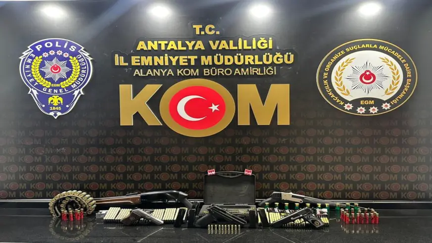 Antalya'da silah kaçakçılığı operasyonunda 2 zanlı tutuklandı