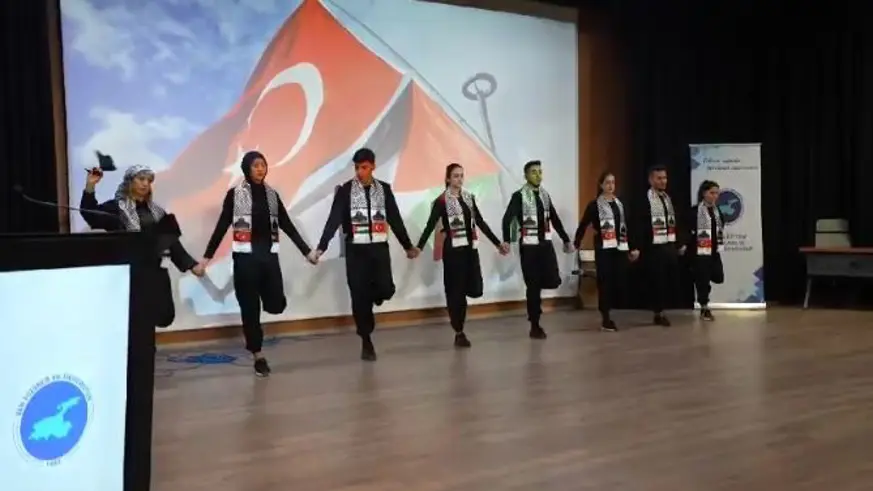 Van YYÜ öğrencilerinden Dabke gösterisi