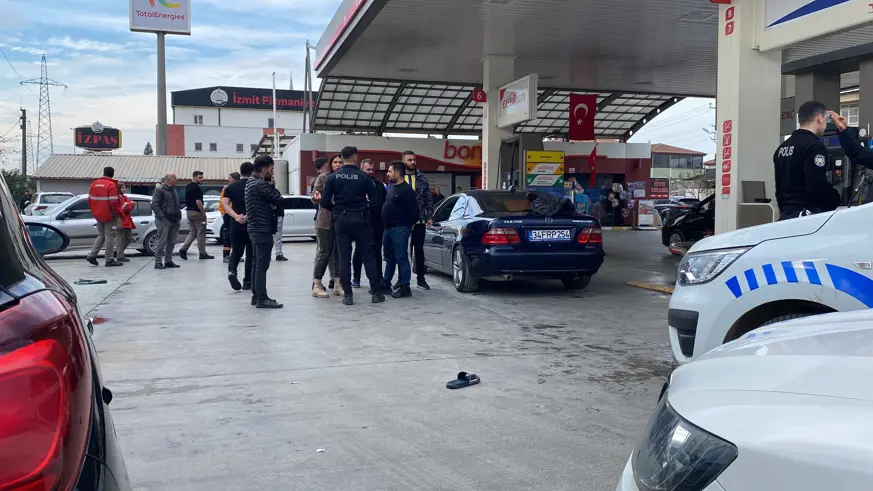 Gazdan sebep birbirine giren grubu polis havaya ateş açarak ayırdı