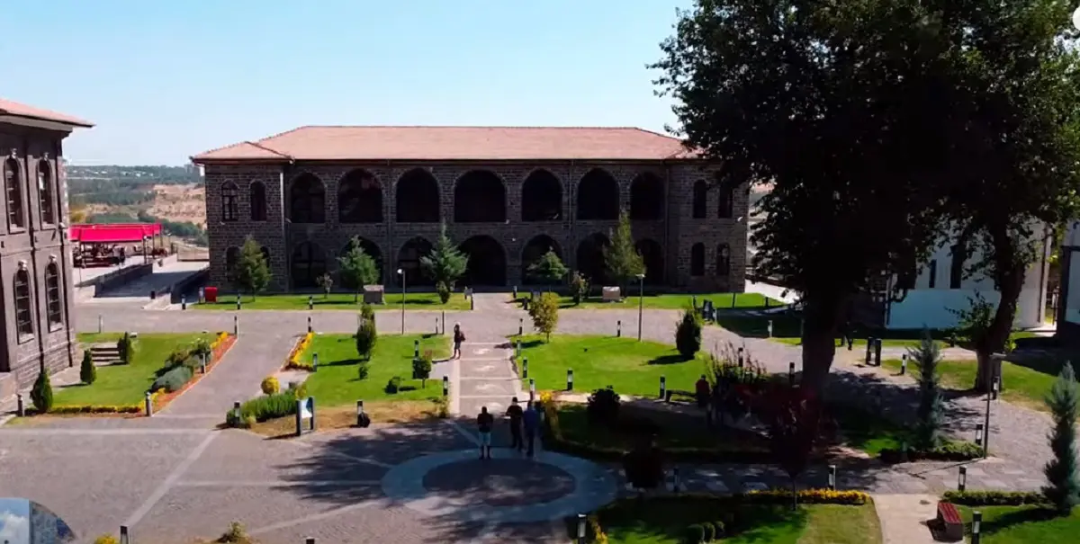 14 Adımda Diyarbakır Gezilecek Yerler | Diyarbakır Gezi Rehberi