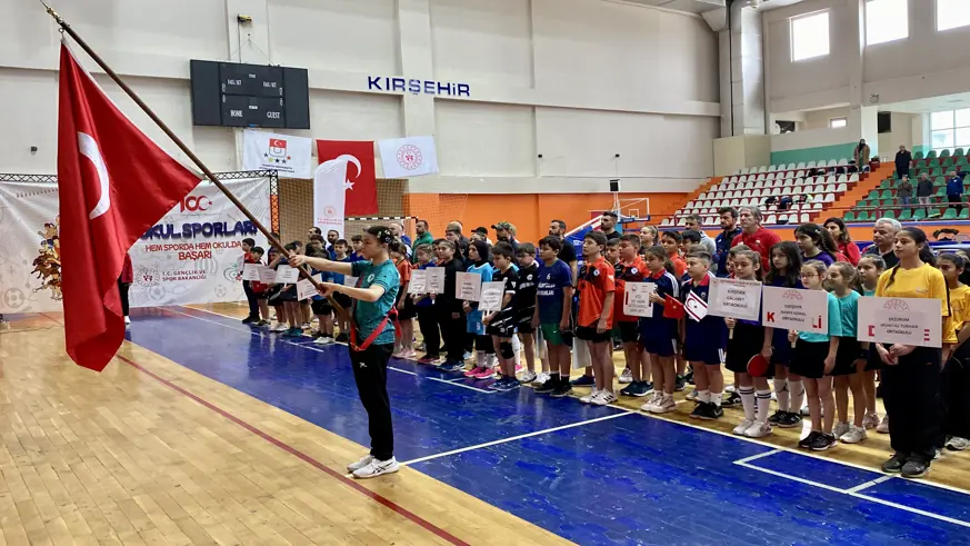 Diyabakır ekibi, Okul Sporları Masa Tenisi Küçükler Türkiye Şampiyonası için Kırşehir'de 
