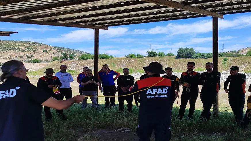 Diyarbakır'da AFAD'dan su üstü arama kurtarma eğitimi