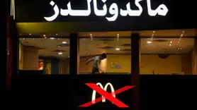 Filistin destekçileri Diyarbakır'da McDonald's ve Starbuck'ı kapattırdı