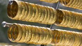 Altının kilogram fiyatı 2 milyon 398 bin liraya geriledi