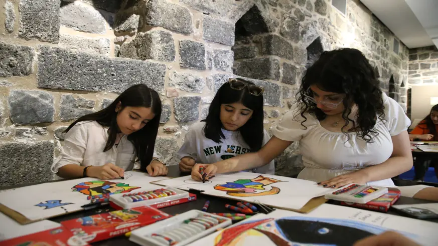 Diyarbakırlı depremzede çocuklar yeteneklerini sanatla buluşturdu