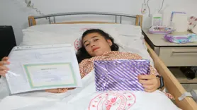 Hastanede tedavi gören küçük Esilla'ya karne sürprizi