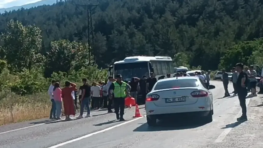 Karabük'te otobüsün altında kalan motosikletli öldü
