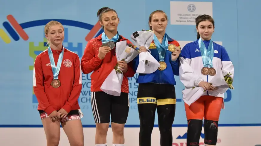 Milli halterci Zehranur Aslan, 15 Yaş Altı Avrupa Şampiyonası'nda ikinci oldu