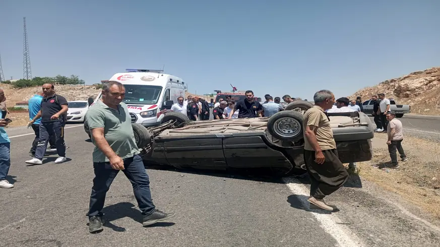 Diyarbakır'da kontrolden çıkan otomobil takla attı: 1 yaralı