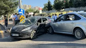 Diyarbakır'da iki otomobilin çarpışması sonucu 7 kişi yaralandı