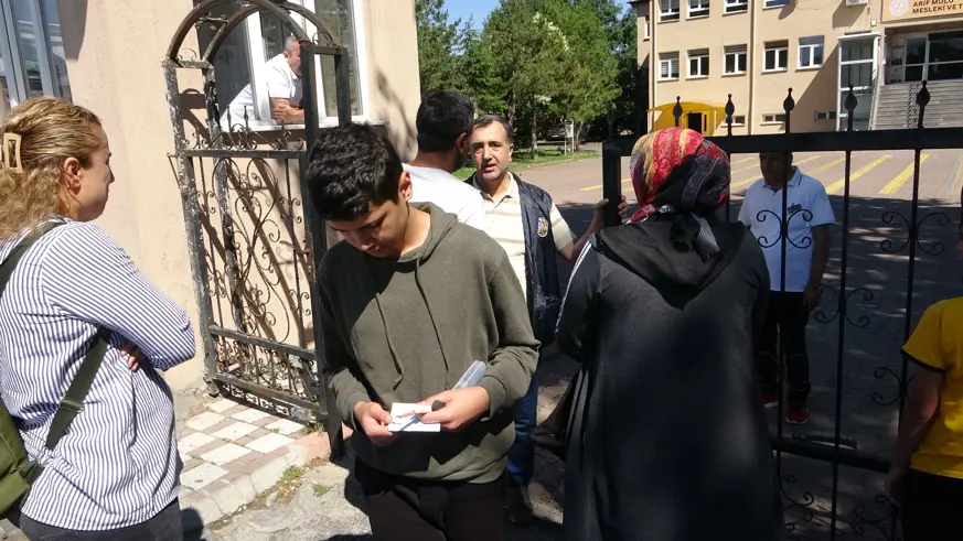 Kayseri'de öğrenci 1 dakika ile LGS Sınavını kaçırdı