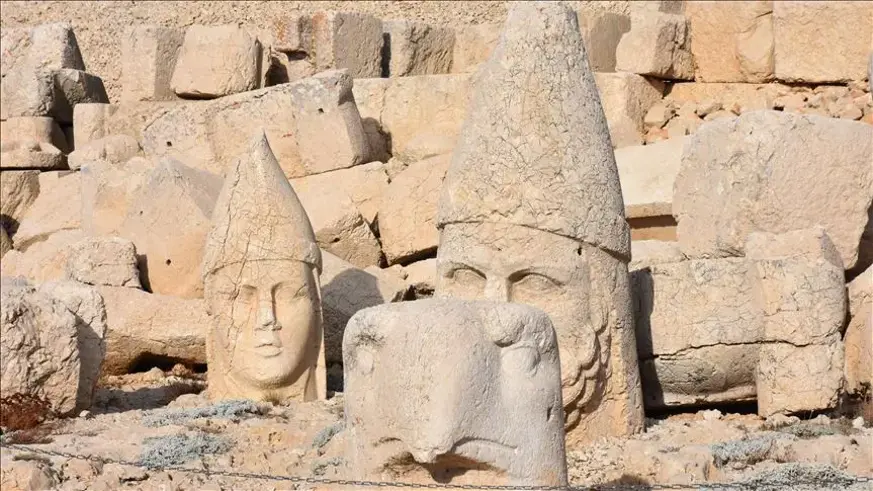 Dünya mirası Nemrut'u bayramda yaklaşık 8 bin kişi ziyaret etti