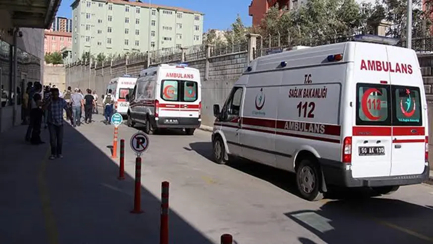Siirt'te hastane önünde kavga: 5 yaralı