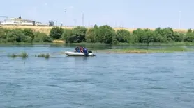 Dicle Nehri'ndeki adacıkta mahsur kalan aile kurtarıldı