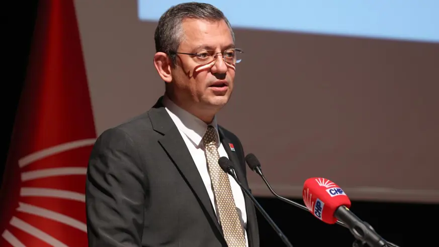 CHP Genel Başkanı Özel, Meclis'te gazetecilerin sorularını yanıtladı