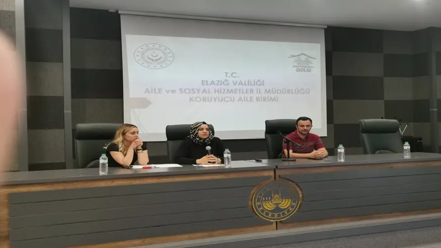 Elazığ’da 'Bir yetime aile olma' paneli düzenlendi