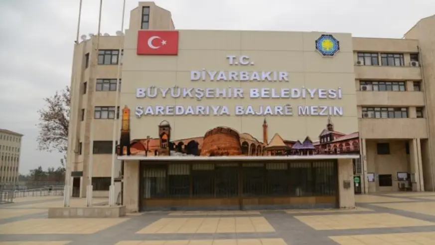 Diyarbakır Büyükşehir Belediyesinde bayram arefesi 59 işçi işten çıkarıldı