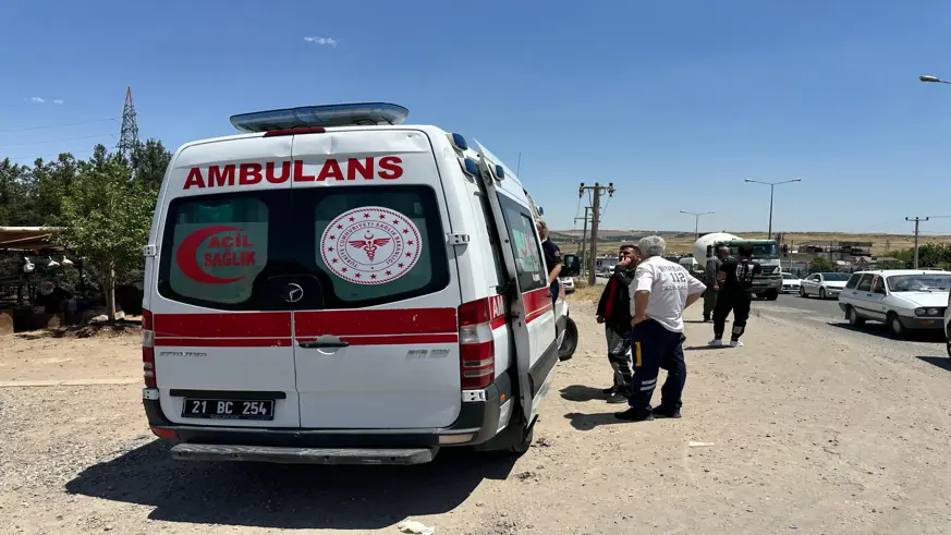 Elazığ'da halk otobüsü ile kamyonet çarpıştı: 8 yaralı