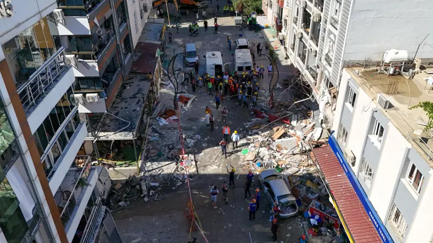 İzmir'de 5 kişinin öldüğü patlamaya ilişkin iki şüpheli adliyeye sevk edildi