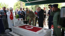 Diyarbakır'da 15 Temmuz Demokrasi ve Milli Birlik Günü etkinlikleri şehitlik ziyaretleriyle başladı