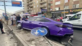 Diyarbakır'da otomobil refüje çarptı: 1 yaralı