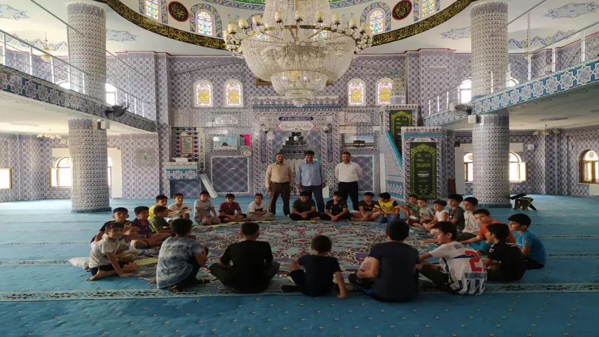 Dicle'de bin 700 öğrenci Kur'an-ı Kerim öğreniyor
