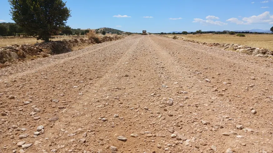 Kırsal mahallelerde yollar yenileniyor